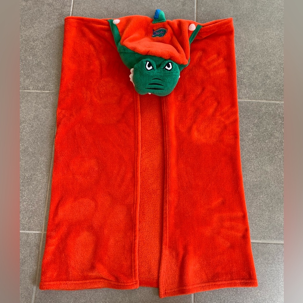 Comfy Critters‎ Collegiate Florida Gators Blanket, Robe, and Pillow